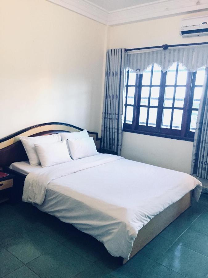 Hung Vuong Hotel เปลกู ภายนอก รูปภาพ