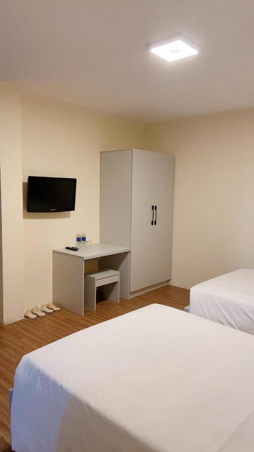 Hung Vuong Hotel เปลกู ภายนอก รูปภาพ