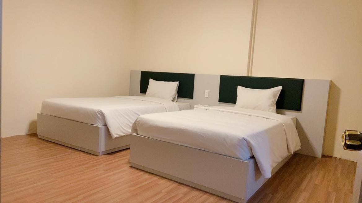 Hung Vuong Hotel เปลกู ภายนอก รูปภาพ