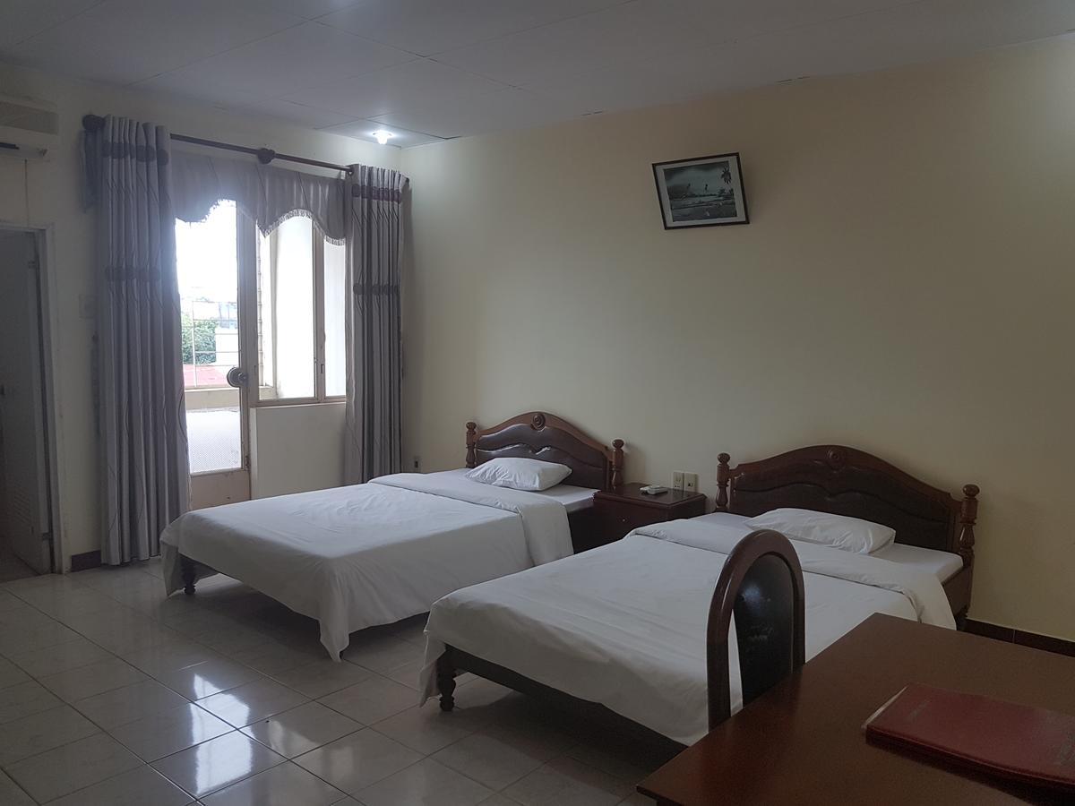 Hung Vuong Hotel เปลกู ภายนอก รูปภาพ