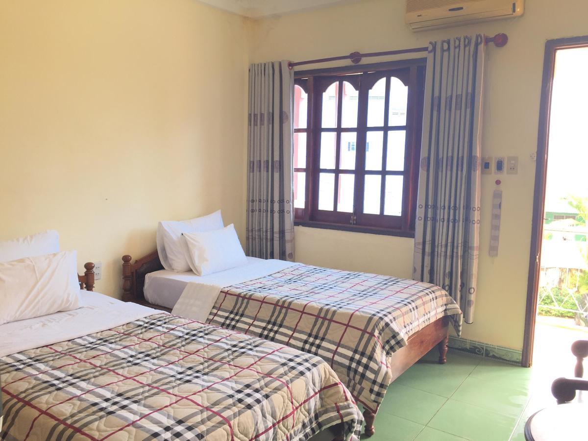 Hung Vuong Hotel เปลกู ภายนอก รูปภาพ
